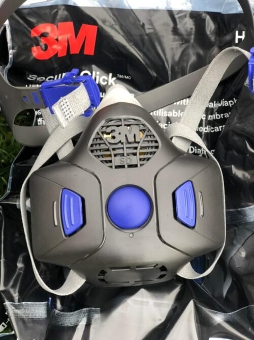 Respirador reutilizable media cara  con diafragma parlante - 3m