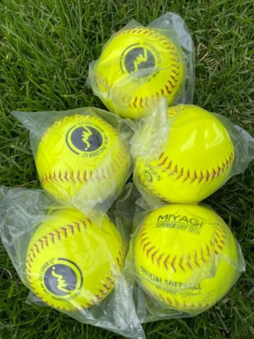 Bola De Softball COR 44 PVC1002 - Image 4